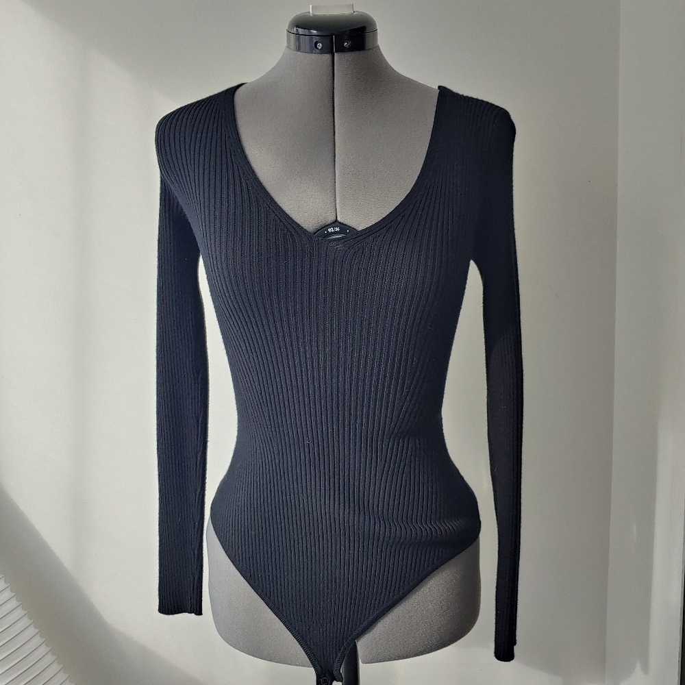Abercrombie v neck black bodysuit